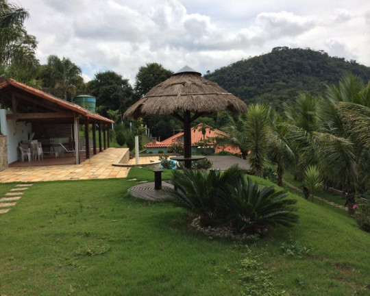 Imagem Imóvel com 2 Quartos à Venda, 5.500 m² em Graminha - Juiz De Fora