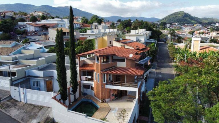 Imagem Casa com 3 Quartos à Venda, 220 m² em Jardim Das Flores - Atibaia Imagem Casa com 3 Quartos à Venda, 220 m² em Jardim Das Flores - Atibaia