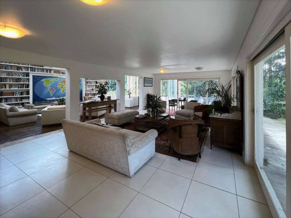 Imagem Casa com 6 Quartos à Venda, em Vila Santo Antonio - Cotia Imagem Casa com 6 Quartos à Venda, em Vila Santo Antonio - Cotia