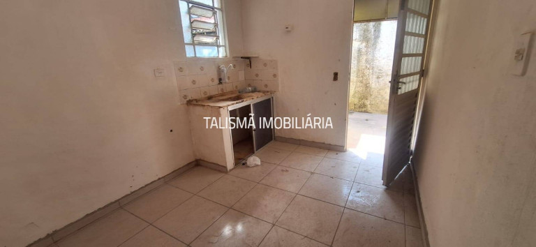 Imagem Casa com 2 Quartos para Alugar, 90 m² em Jardim Santa Cecília - Taboão Da Serra