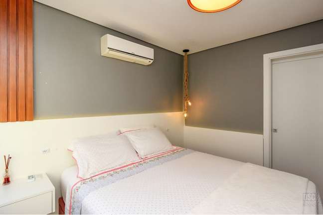 Imagem Casa com 3 Quartos à Venda, 200 m² em Ipanema - Porto Alegre Imagem Casa com 3 Quartos à Venda, 200 m² em Ipanema - Porto Alegre