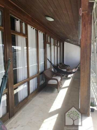 Imagem Casa com 4 Quartos à Venda, 288 m² em Coqueiros - Florianópolis