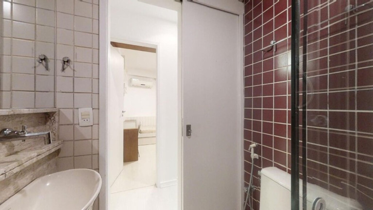 Imagem Imóvel com 2 Quartos à Venda, 83 m² em Lagoa - Rio De Janeiro Imagem Imóvel com 2 Quartos à Venda, 83 m² em Lagoa - Rio De Janeiro
