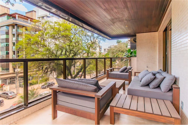 Imagem Apartamento com 3 Quartos à Venda, 322 m² em Moinhos De Vento - Porto Alegre Imagem Apartamento com 3 Quartos à Venda, 322 m² em Moinhos De Vento - Porto Alegre