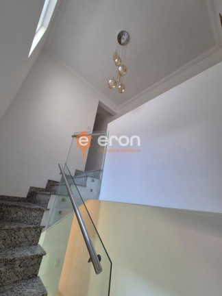 Imagem Casa com 3 Quartos à Venda, 219 m²
