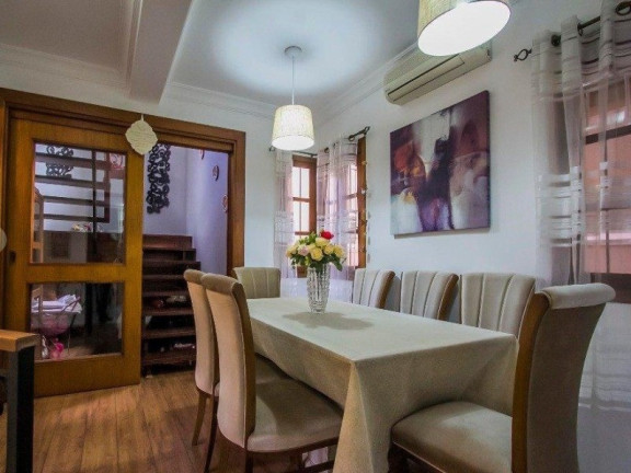 Imagem Casa com 3 Quartos à Venda, 166 m² em Jardim Itu - Porto Alegre