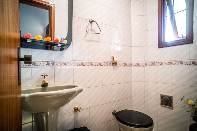 Imagem Casa com 3 Quartos à Venda, 247 m² em Jardim Planalto - Porto Alegre Imagem Casa com 3 Quartos à Venda, 247 m² em Jardim Planalto - Porto Alegre