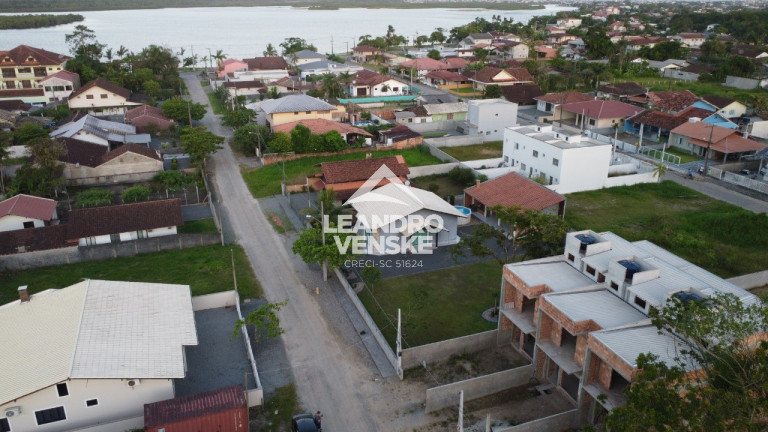 Imagem Sobrado com 3 Quartos à Venda, em Costeira - Balneário Barra Do Sul Imagem Sobrado com 3 Quartos à Venda, em Costeira - Balneário Barra Do Sul