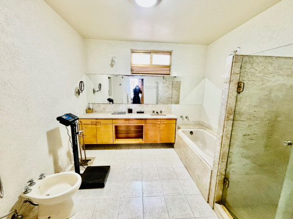 Imagem Imóvel com 4 Quartos à Venda, 280 m² em Copacabana - Rio De Janeiro Imagem Imóvel com 4 Quartos à Venda, 280 m² em Copacabana - Rio De Janeiro