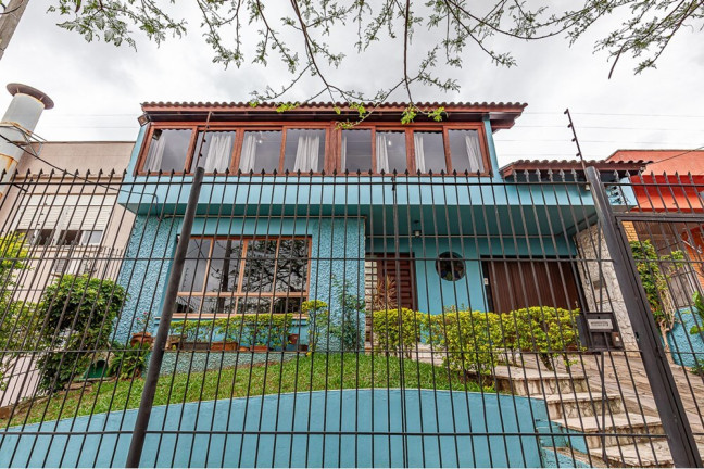 Casa com 5 Quartos à Venda, 330 m² em Vila Ipiranga - Porto Alegre
