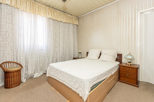 Imagem Casa com 3 Quartos à Venda, 225 m² em Seminário - Curitiba Imagem Casa com 3 Quartos à Venda, 225 m² em Seminário - Curitiba