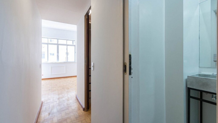 Imagem Imóvel com 3 Quartos à Venda, 128 m² em Copacabana - Rio De Janeiro Imagem Imóvel com 3 Quartos à Venda, 128 m² em Copacabana - Rio De Janeiro