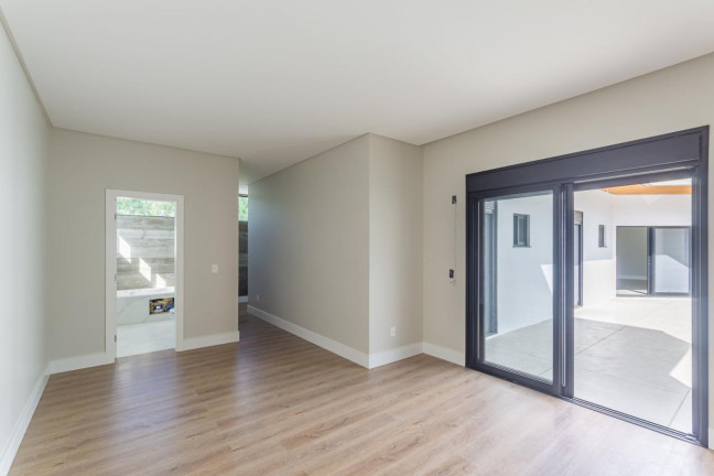 Imagem Casa com 3 Quartos à Venda, 250 m² em Santa Regina - Camboriú