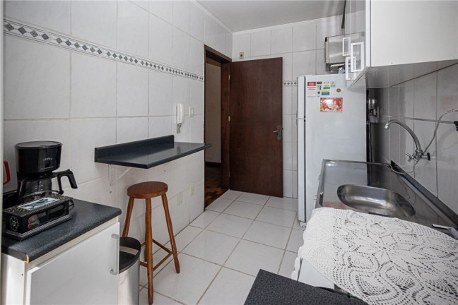 Imagem Imóvel com 2 Quartos à Venda,  em Passo Da Areia - Porto Alegre