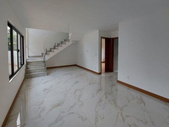 Imagem Casa com 3 Quartos à Venda, 150 m² em Várzea - Teresópolis