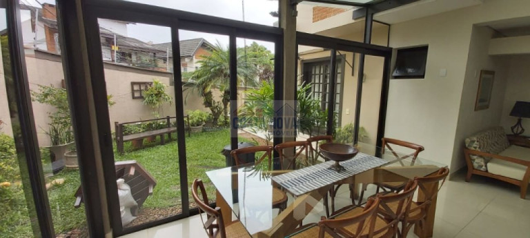 Imagem Casa com 4 Quartos à Venda, 373 m² Imagem Casa com 4 Quartos à Venda, 373 m²