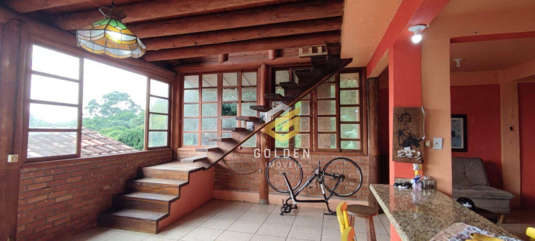 Imagem Casa com 4 Quartos à Venda, 270 m² em Morro Da Cruz - Itajaí Imagem Casa com 4 Quartos à Venda, 270 m² em Morro Da Cruz - Itajaí