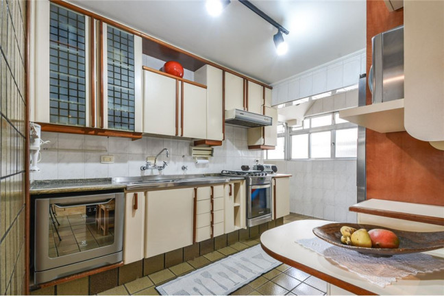 Imagem Imóvel com 1 Quarto à Venda, em Moema - São Paulo Imagem Imóvel com 1 Quarto à Venda, em Moema - São Paulo