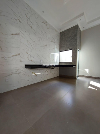 Imagem Casa com 3 Quartos à Venda, 130 m² Imagem Casa com 3 Quartos à Venda, 130 m²