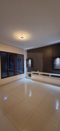 Imagem Casa com 4 Quartos à Venda, 182 m² em Cidade Alta - Cuiabá Imagem Casa com 4 Quartos à Venda, 182 m² em Cidade Alta - Cuiabá
