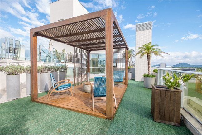 Imagem Imóvel com 2 Quartos à Venda, em Jurerê Internacional - Florianópolis Imagem Imóvel com 2 Quartos à Venda, em Jurerê Internacional - Florianópolis
