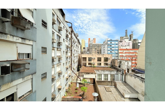 Imagem Imóvel com 2 Quartos à Venda, 49 m² em Centro Histórico - Porto Alegre Imagem Imóvel com 2 Quartos à Venda, 49 m² em Centro Histórico - Porto Alegre