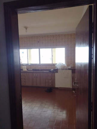 Imagem Casa com 3 Quartos para Alugar, 252 m² em Centro - Suzano
