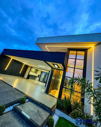 Imagem Casa com 4 Quartos à Venda, 360 m² em Setor Três Marias - Goiânia Imagem Casa com 4 Quartos à Venda, 360 m² em Setor Três Marias - Goiânia