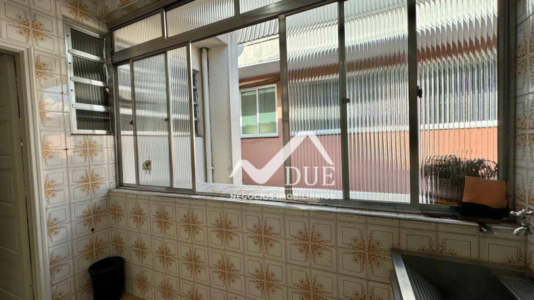Imagem Casa com 3 Quartos à Venda, 142 m² em Encruzilhada - Santos Imagem Casa com 3 Quartos à Venda, 142 m² em Encruzilhada - Santos