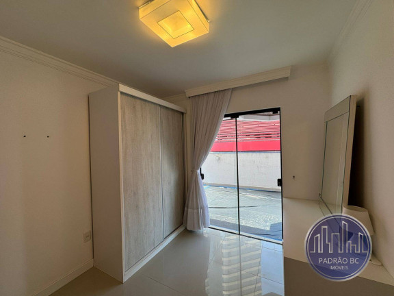 Imagem Apartamento com 3 Quartos para Alugar, 234 m² em Centro - Balneário Camboriú