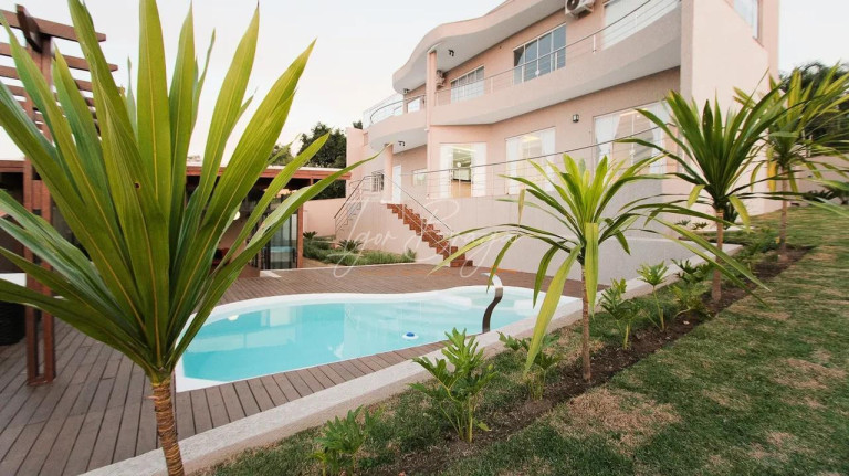 Imagem Casa com 3 Quartos à Venda, 363 m² em Butiatuvinha - Curitiba