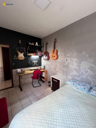 Imagem Casa com 4 Quartos à Venda, 220 m² em Trindade - Florianópolis Imagem Casa com 4 Quartos à Venda, 220 m² em Trindade - Florianópolis