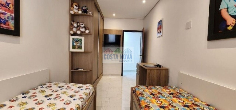Imagem Casa com 6 Quartos à Venda, 279 m²