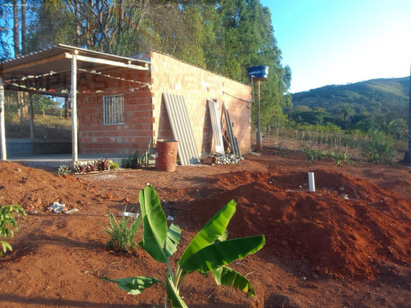 Chácara à Venda, 38 m² em Gonçalves - Mateus Leme
