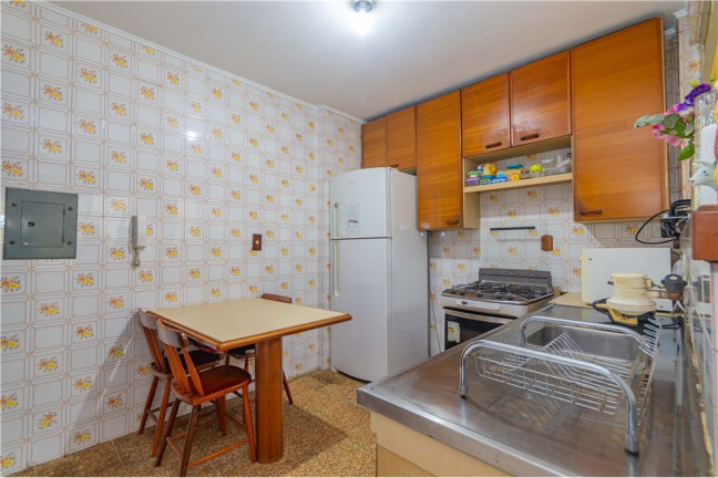 Imagem Imóvel com 3 Quartos à Venda, em Auxiliadora - Porto Alegre Imagem Imóvel com 3 Quartos à Venda, em Auxiliadora - Porto Alegre