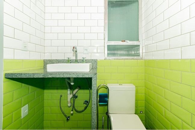 Imagem Imóvel com 1 Quarto à Venda, 30 m² em Centro Histórico - Porto Alegre Imagem Imóvel com 1 Quarto à Venda, 30 m² em Centro Histórico - Porto Alegre