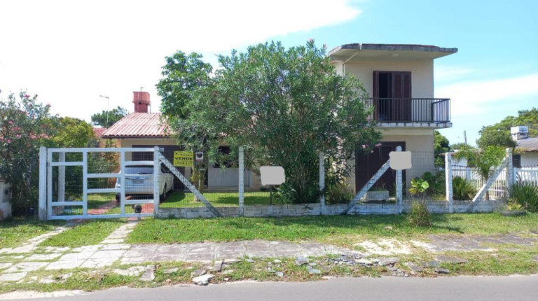 Casa com 4 Quartos à Venda,  em Arroio Teixeira - Capao Da Canoa
