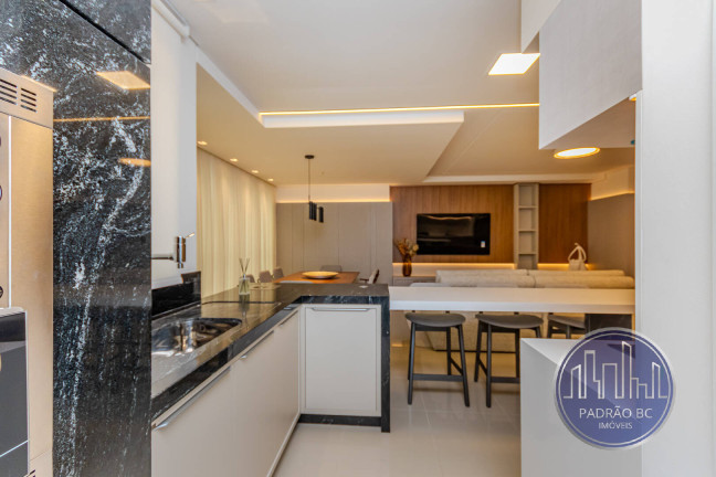 Imagem Apartamento com 3 Quartos à Venda, 129 m² em Centro - Balneário Camboriú Imagem Apartamento com 3 Quartos à Venda, 129 m² em Centro - Balneário Camboriú