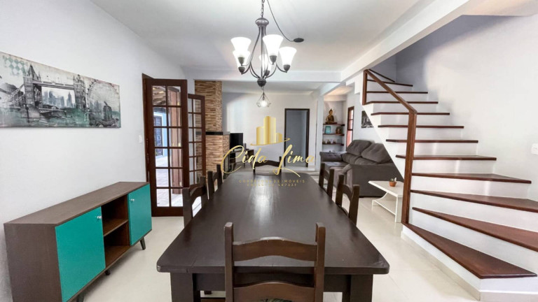 Imagem Casa com 3 Quartos à Venda, 228 m² em Rio Tavares - Florianópolis Imagem Casa com 3 Quartos à Venda, 228 m² em Rio Tavares - Florianópolis