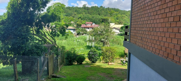 Imagem Imóvel com 1 Quarto à Venda, 66.000 m² em Sambaqui - Florianópolis Imagem Imóvel com 1 Quarto à Venda, 66.000 m² em Sambaqui - Florianópolis