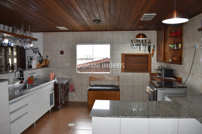 Imagem Casa com 4 Quartos à Venda, 195 m² em Região Do Alto Do Capivari - Campos Do Jordão Imagem Casa com 4 Quartos à Venda, 195 m² em Região Do Alto Do Capivari - Campos Do Jordão