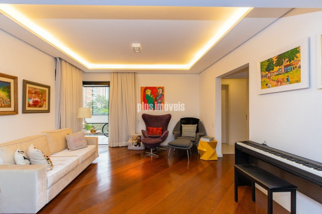 Imagem Apartamento com 4 Quartos à Venda, 220 m² em Moema - São Paulo