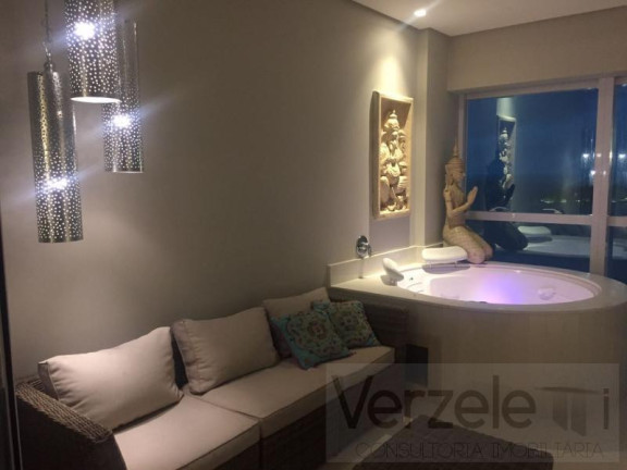 Imagem Apartamento com 3 Quartos para Alugar, 182 m² em Centro - Balneário Camboriú