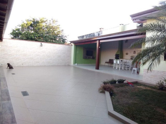 Imagem Casa com 3 Quartos à Venda, 240 m² em Guaratinguetá Imagem Casa com 3 Quartos à Venda, 240 m² em Guaratinguetá