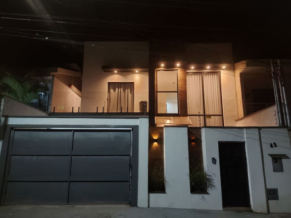 Imagem Sobrado com 3 Quartos à Venda, em Jardim Centenário - Poços De Caldas Imagem Sobrado com 3 Quartos à Venda, em Jardim Centenário - Poços De Caldas