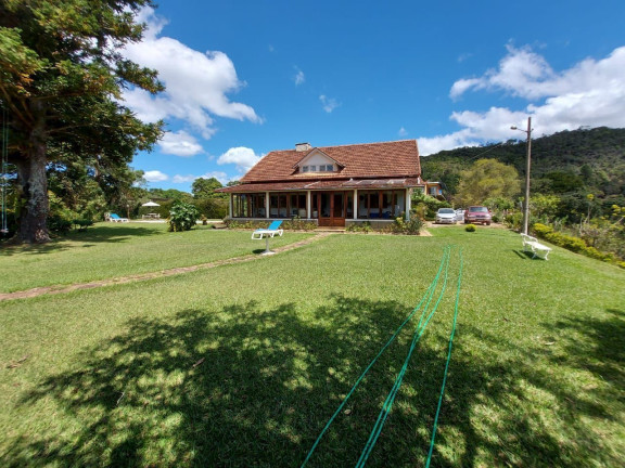 Imagem Casa com 4 Quartos à Venda, 255 m² em Três Córregos - Teresópolis