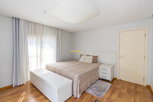 Imagem Casa com 5 Quartos à Venda, 4.850 m² em Augusta - Curitiba