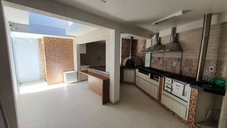 Imagem Casa com 3 Quartos à Venda, 366 m² em Centro - Caieiras