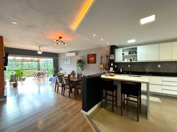 Imagem Casa com 2 Quartos à Venda, 312 m² em Mário Quintana - Porto Alegre Imagem Casa com 2 Quartos à Venda, 312 m² em Mário Quintana - Porto Alegre