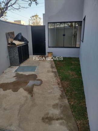 Casa com 3 Quartos à Venda,  em Condominio Verona - Brodowski
